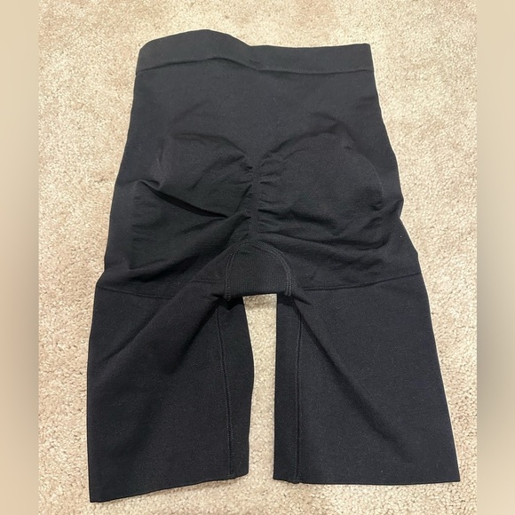 Spanx Shapewear - Slimmer and Shine Mid-Thigh #2324 black small NWT - Picture 2 of 4